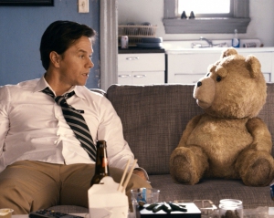 Кино про медведя стало самой успешной комедией года