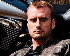 "Холостяк" Френсис Метью хотел покончить с собой