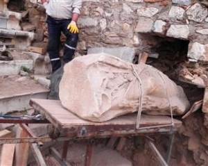 В Турции нашли замурованную женскую статую возрастом 2,5 тыс. лет