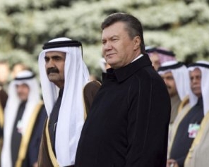 После оффшорного Кипра Янукович решил съездить в гости к арабским шейхам