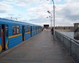 Неудачная фотосессия в киевском метро: человек погиб под колесами поезда