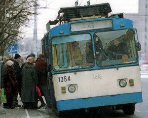 Водителя запорожского троллейбуса жестоко избили &quot;зайцы&quot;