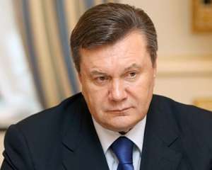 Янукович подписал закон о референдуме
