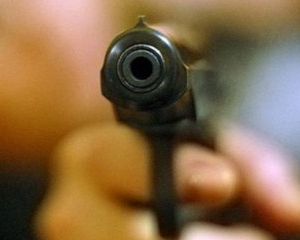 Пьяный пассажир чуть не застрелил кассира из-за билета в Винницу