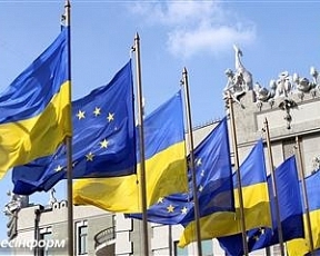 В МИД успокоили: Украинцы могут ездить в ЕС без биометрических паспортов