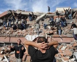 В Иране произошло мощное землетрясение. 5 человек погибли, еще 12 раненых