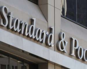 Standard &amp; Poor&#039;s понизив кредитні рейтинги України з негативним прогнозом