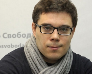 Азаров буде перехідним прем'єром. Він потрібен тільки на час кризи - експерт