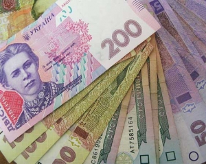 У украинцев стало меньше наличных: деньги отнесли в банки, а кредитов не получили