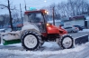 Прибирати сніг у Києві допомагають міліція та Міноборони