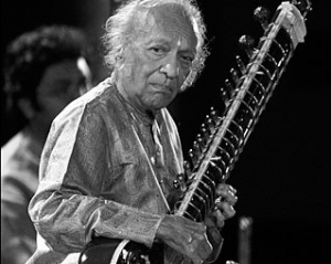 Умер известный индийский музыкант Рави Шанкар, который учил &quot;битлов&quot; играть на ситаре