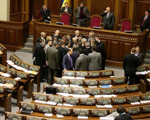 Депутаты не договорились о разблокировании Рады