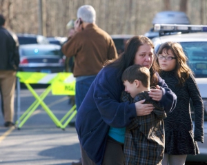 В США отец школьника застрелил в начальной школе 27 человек