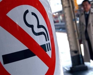 Депутаты и дальше продолжают курить в Раде