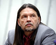 "Попов хоче вивести себе з-під удару та відмовитися від участі у мерських виборах" - Бригинець