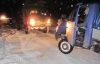 На Донбассе МЧСники извлекли из снежных заносов легковушки и грузовики