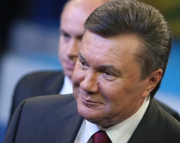 Янукович не приїде вітати міліціонерів - прислав Азарова