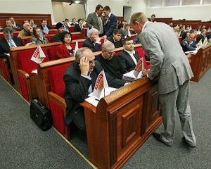 Києву помстяться за вибори жебрацьким бюджетом на 2013-й рік