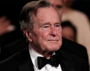Джордж Буш-старший потрапив до реанімації