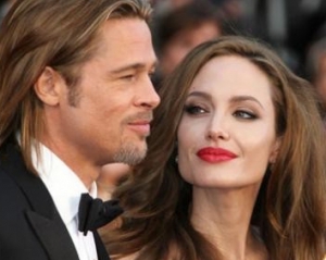 Брэд Питт нервничает из-за нежелания Анджелины Джоли выходить замуж