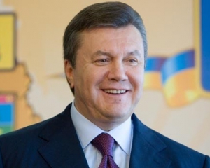 "Самсунг" вам й "курасани" з маком: найкумедніші ляпи Януковича за рік