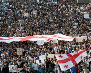 В Грузії проводять масові протести з вимогою відставки Саакашвілі