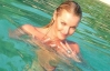 Анастасія Волочкова роздяглася в басейні на Мальдівах