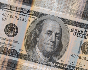 Курс межбанковского доллара вырос на 6 копеек
