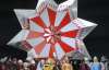 Во Львове установили уникальную стеклянную 4-метровую Рождественскую звезду