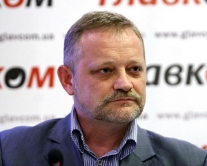 Эксперт: Рада все больше будет напоминать боксерский ринг, но "доживет" только до 2015