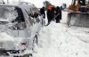 Трасу "Київ-Чоп" знову замітає снігом: машини їдуть в одному ряду