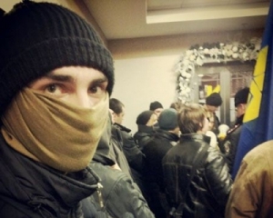 "Свободівці" залишили київський офіс Ахметова у спокої