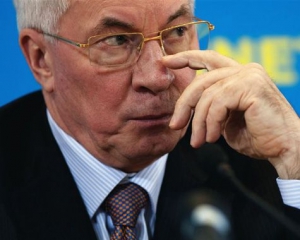 Азаров проти повернення графи &quot;національність&quot; у паспорти громадян України