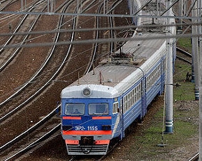 15-річний школяр згорів заживо від удару струму, намагаючись перелізти через електричку