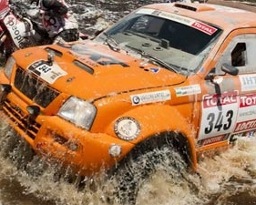 &quot;Дороги не було, просто потоки каламутної води&quot; - Sixt Ukraine завершив восьмий етапу Дакару 38-м