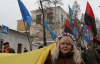 "Як стріляти не навчуся, буду в окопах борщ варити" - у Києві відбувся мітинг націоналістичних сил