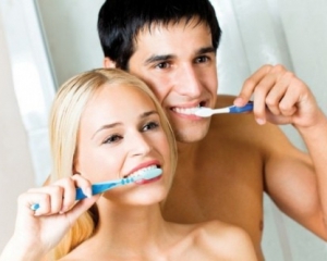 Зубы чистят по 16 раз каждый