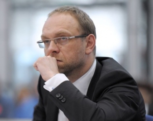 Власенко про свої справи: "Влада хоче заткнути всіх, хто може сказати правду по справі Тимошенко"