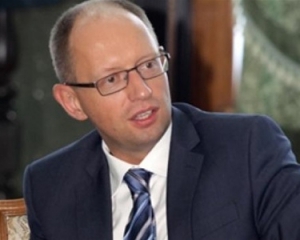 Яценюк розповість представникам ЄС про політичні переслідування в Україні
