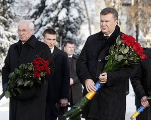  	 Сегодня Янукович вместе с народом будет праздновать День Соборности и Свободы Украины