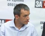 Вночі міліціонери поїли прикутих активістів чаєм і переймались, які ті почуваються