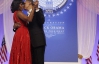 Барак Обама цілував свою дружину під час танцю на інавгураційному балу