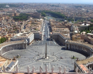 СМИ: Ватикан обладает империей недвижимости, выстроенной на деньги фашиста Муссолини
