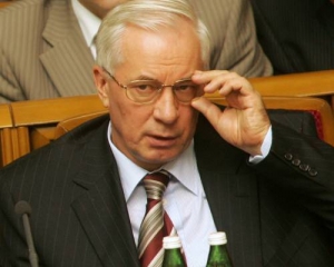 Азарова розгнівили &quot;штучні&quot; затримки виплат соцдопомоги