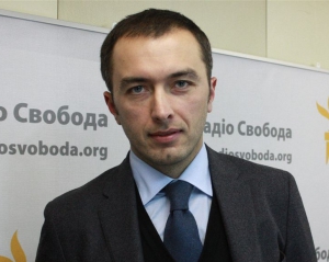 Нардеп вимагає в Азарова виконувати права людей з вадами слуху