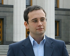 "Регіонал" порадив Франції не пхати носа у справу Тимошенко, а то він їм згадає Жака Ширака