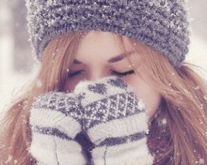 Лікті лущаться через алергію на мороз