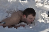 Українець годину пролежав голий під снігом, побивши світовий рекорд