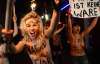 Активистки "FEMEN" разделись в немецком квартале борделей