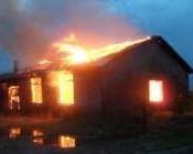 На Вінниччині пожежа знищила багатоквартирний будинок. Без житла залишились 13 осіб